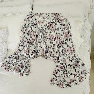 American Eagle Large Bell Ruffle Sleeve Crop Top Blouse Floral Flowers Pink Gree